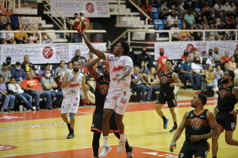 Venados Basketball deja escapar la serie ante Pioneros