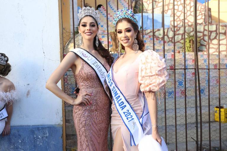 Mazatlecos y visitantes gozan del primer desfile de Carnaval 2022