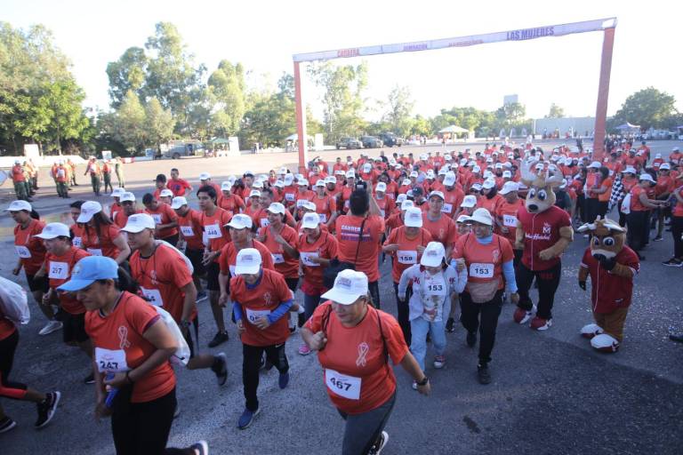 Militares y ciudadanos corren para erradicar violencia contra las mujeres