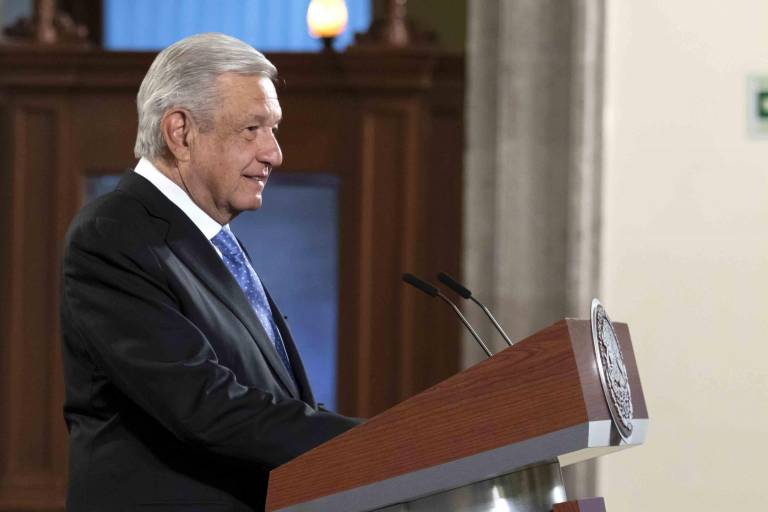AMLO propondrá eliminación de plurinominales y de órganos electorales estatales