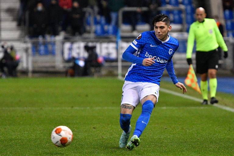 Gerardo Arteaga y Genk vencen al Standard Lieja de Efraín Juárez, en duelo amistoso