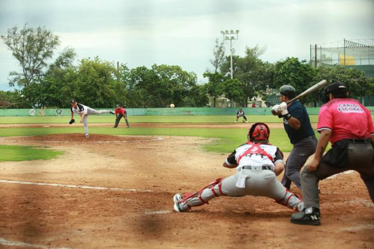 Venados de Mazatlán se impone a selección local en el Club Muralla