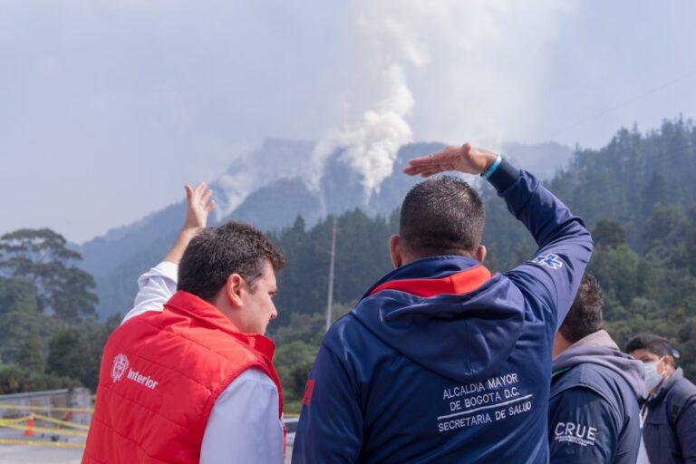 $!Reunión de autoridades locales y nacionales para atender los incendios en los Cerros Orientales de Bogotá.