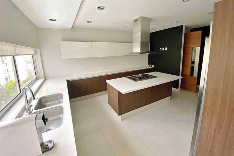 General Sandoval compró departamento de lujo a proveedora de Sedena: MCCI