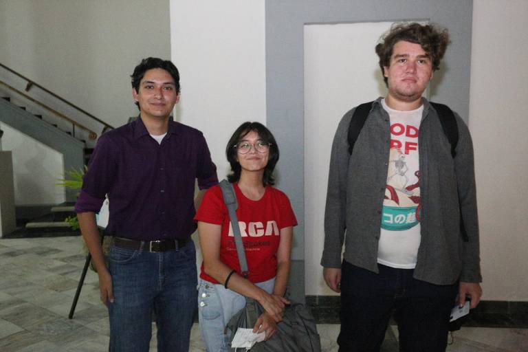 Disfrutan mazatlecos la obra ‘Caneros’