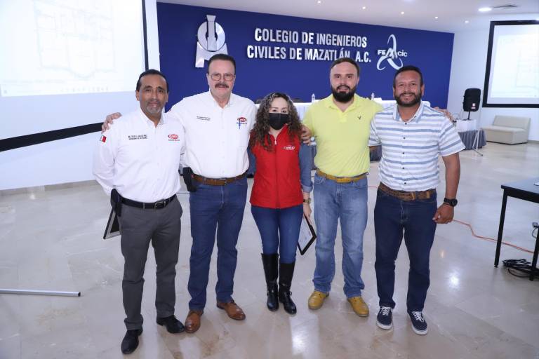 Se fortalecen integrantes del Colegio de Ingenieros Civiles de Mazatlán con capacitación
