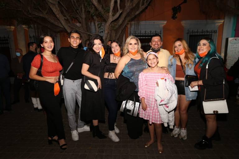 Viven la gran fiesta en la elección de Carolina, Reina del Carnaval de Mazatlán