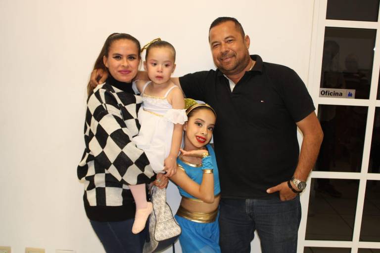 Las pequeñas Frida, Helena y Jade debutan como bailarinas en ‘El Cascanueces’