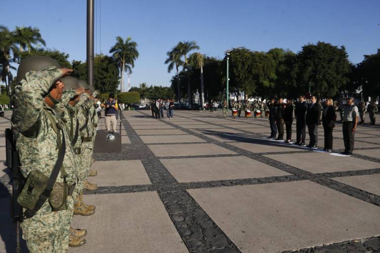 Izan bandera en Culiacán por el 111 aniversario luctuoso de Francisco I. Madero