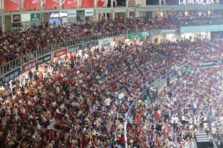 Responden los mazatlecos a la inauguración con gran lleno este domingo