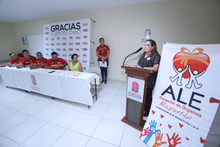 Recibe Asociación ALE Mazatlán donativo de casi $80 mil por redondeo en Oxxo