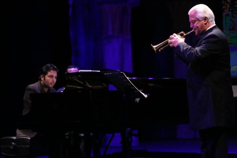 Disfrutan el sonido de las trompetas de Otto Sauter y Armando Cedillo