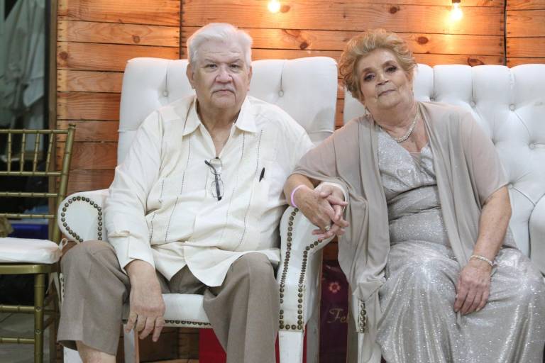 María de la Paz Garzón y Adolfo Moreno celebran sus 50 años de matrimonio