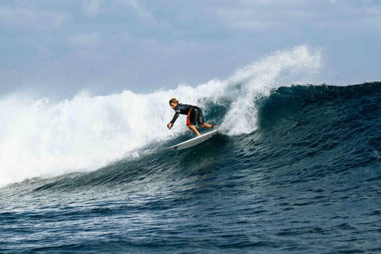 Alan Cleland, el surfista que hará historia
