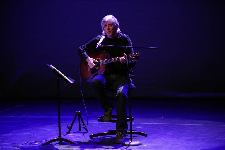 Con humor, evoca Virulo sus días de estrella de TV, en ‘Virulencia renovada’