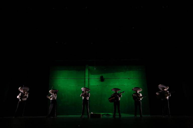 Con danza, música y canto inician festejos por los 15 años de Danza Joven Sinaloa