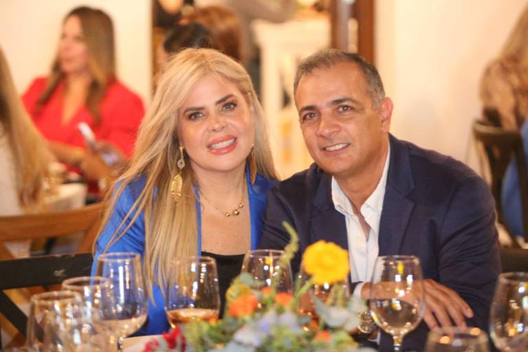 Disfrutan la gastronomía local y apoyan al Centro Histórico