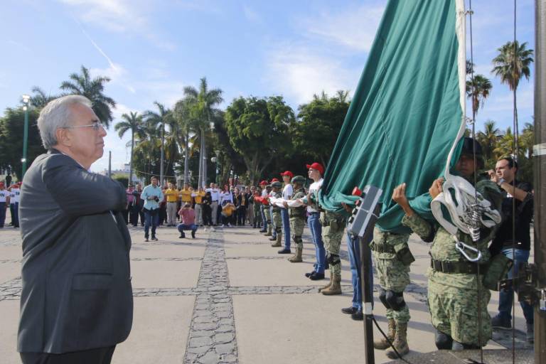 Servicio Militar Nacional se compromete a defender la Bandera