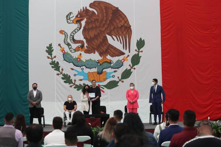 Sinaloenses Rosa María Guerrero y Juan Diego García reciben estímulos por sus medallas olímpicas