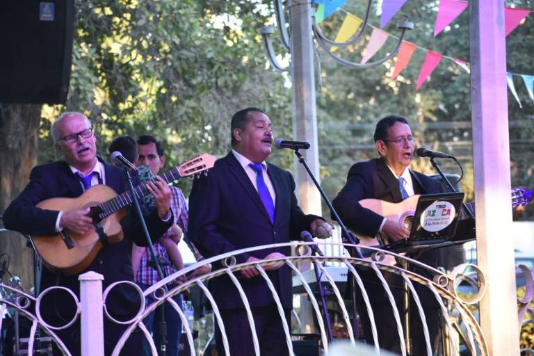 Celebran 23 años de las Tardes de Bolero con el Trío Azteca