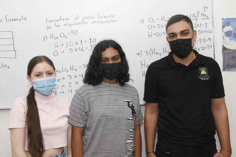 Dan alumnos la bienvenida al nuevo ciclo escolar 2022-2023