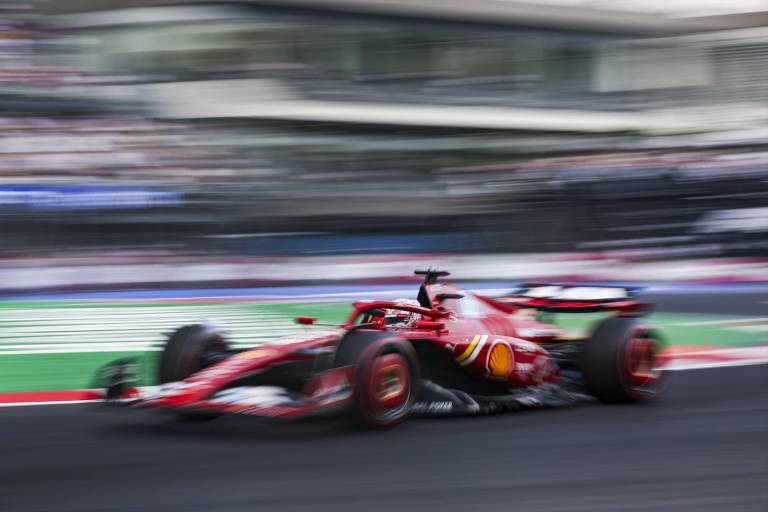 Carlos Sainz logra la pole en el GP de México, en una jornada de pesadilla para Checo