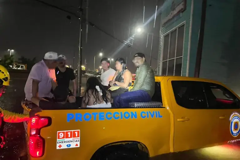 $!Azota ‘Ivo’ con lluvias, rayos e inundaciones a varios municipios de Sinaloa