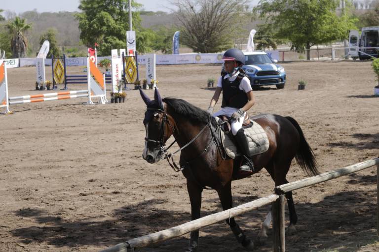 Jinetes y amazonas se reúnen en la Primera Copa Ecuestre 2021