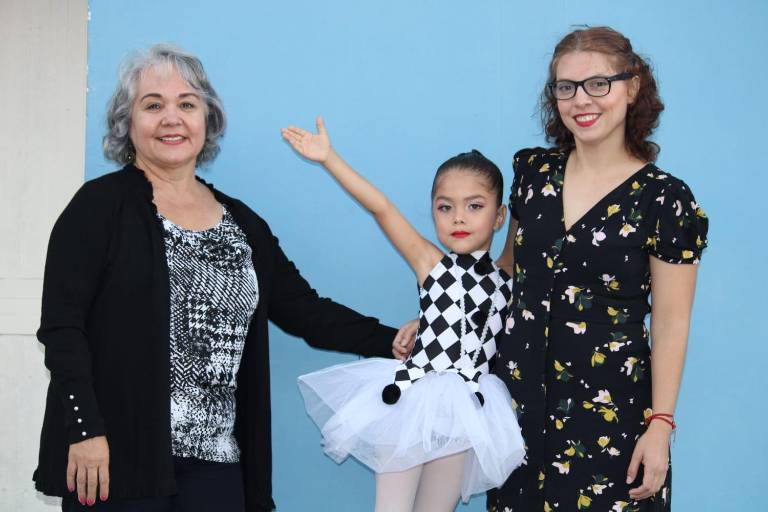 Las pequeñas Frida, Helena y Jade debutan como bailarinas en ‘El Cascanueces’