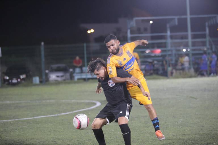 Familia Fajardo y RyC Finanzas jugarán la final de la Liga Empresarial Burócrata