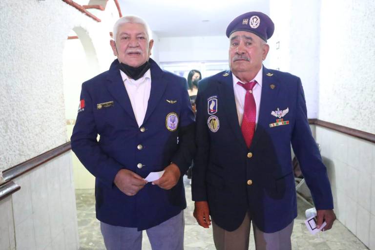 Tienen Convención de Paracaidistas Militares, Marinos y Deportivos en el puerto