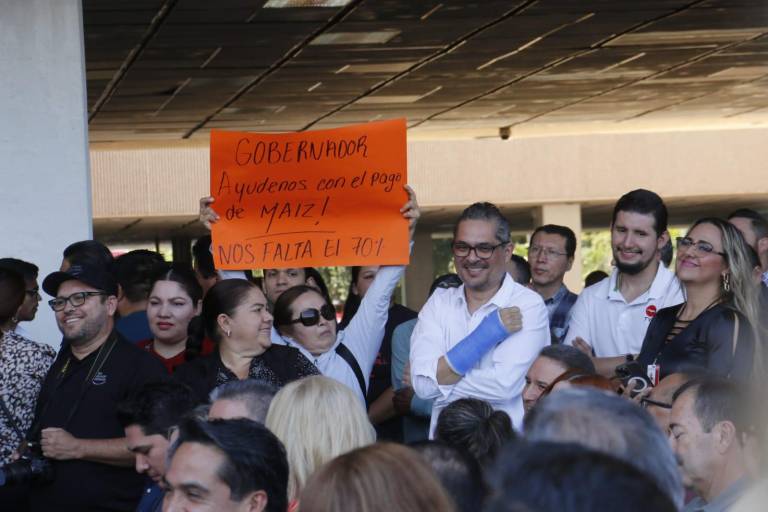 Productores agrícolas exigen atención del Gobernador en evento para pago de cosechas