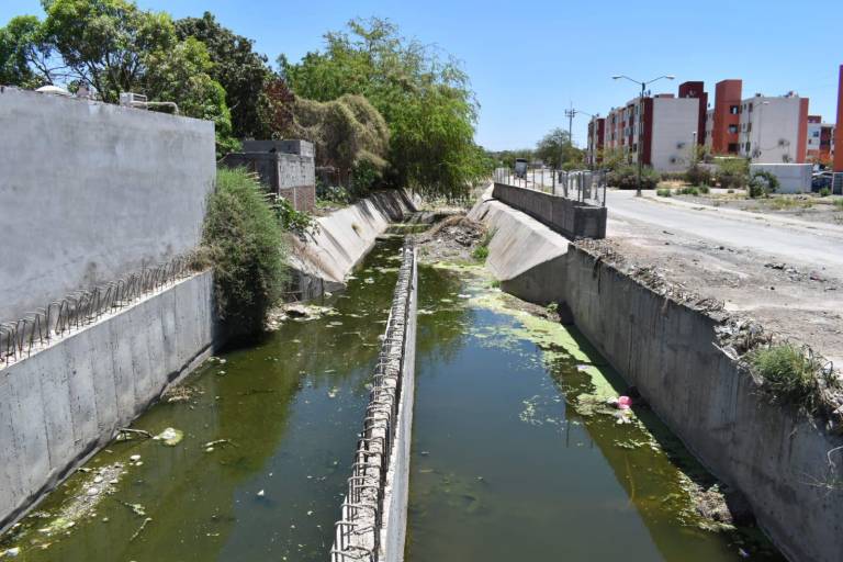 Aún hay arroyos y canales de Culiacán sin limpiar para temporadas de lluvias