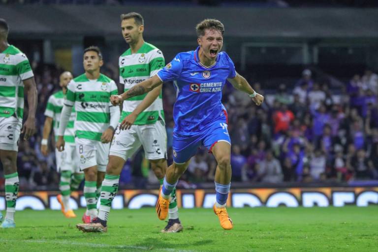 Cruz Azul resiste embate de Santos y gana en el Azteca