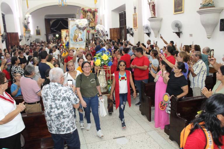 Con fe, peregrinan vecinos de Agua Verde hasta el santuario de Nuestra Señora del Rosario