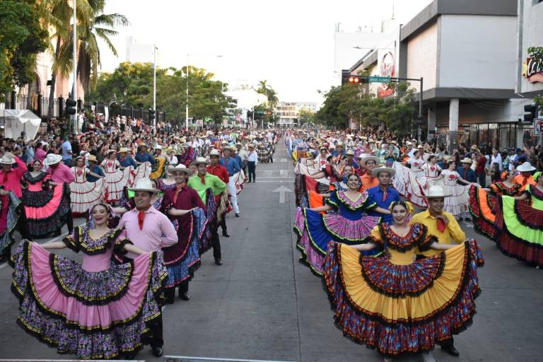 Montan en Culiacán la coreografía monumental ‘Así baila Sinaloa’