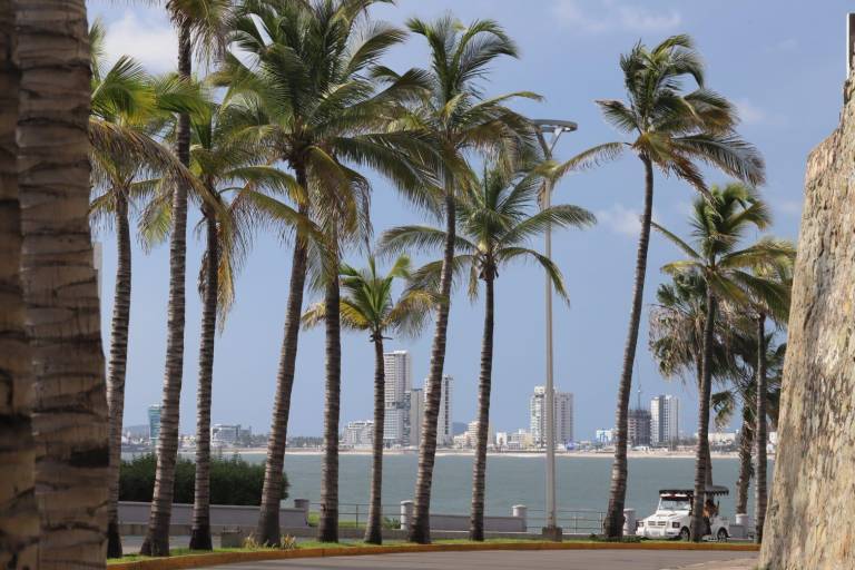 Con descuentos y creatividad prevén llenar 80% hoteles y restaurantes de Mazatlán en el puente patrio