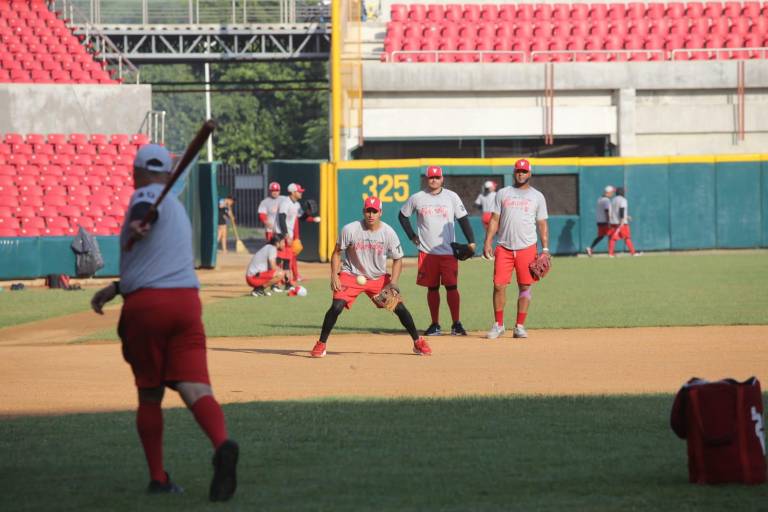 Daniel Castro y Fabricio Macías reportan a pretemporada de Venados de Mazatlán