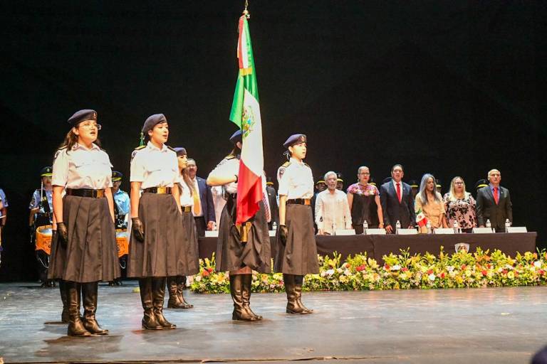 Concluyen su formación 326 estudiantes de la Escuela Normal de Sinaloa