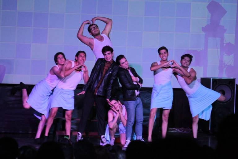 La compañía Tres60teatro pone a bailar y a cantar al público con Grease 2022