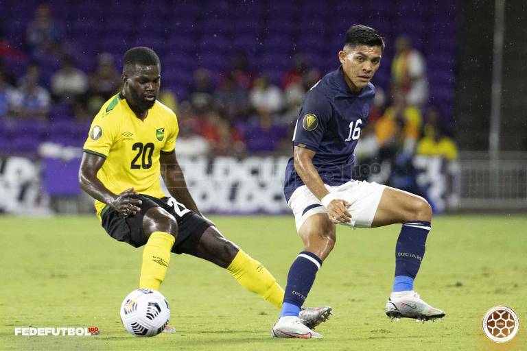 Con uno menos y tras interrupción, Costa Rica vence a Jamaica