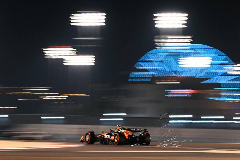 Oscar Piastri logra la pole en Bahréin y reafirma su liderazgo en McLaren