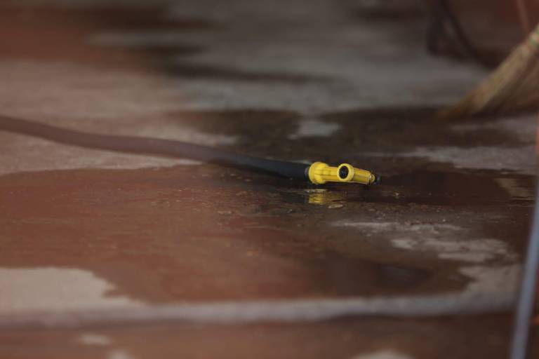 Reportan que ya hay agua en Mazatlán, pero sale sucia