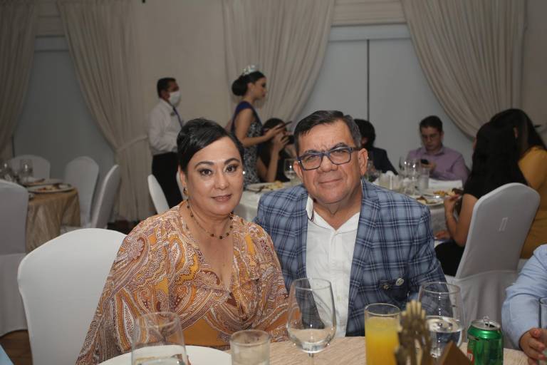 Martín Sánchez toma el mando de Club Rotario Mazatlán Norte