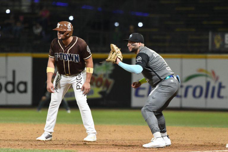 $!Leo Heras tiene noche memorable y Algodoneros se queda la serie
