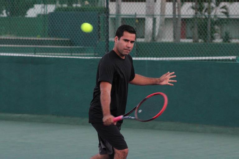 Dan un paso más en Torneo de Tenis Rey de la Arcilla 2022