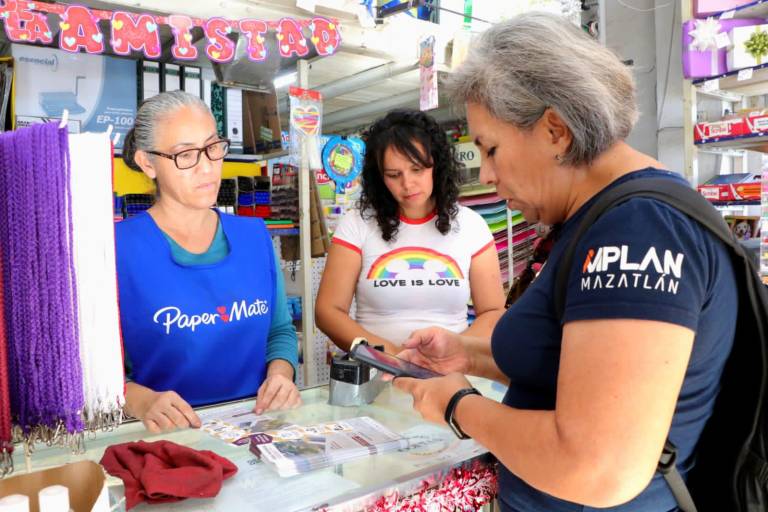 Apenas socializan, pero ya Tránsito aplica multas por estacionarse en carril preferencial