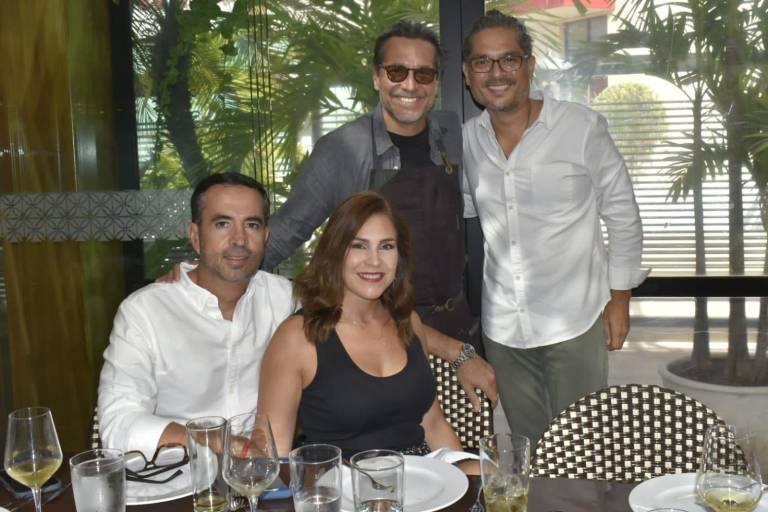 El maestro taquero Héctor Beltrán recibe homenaje de Cayenna