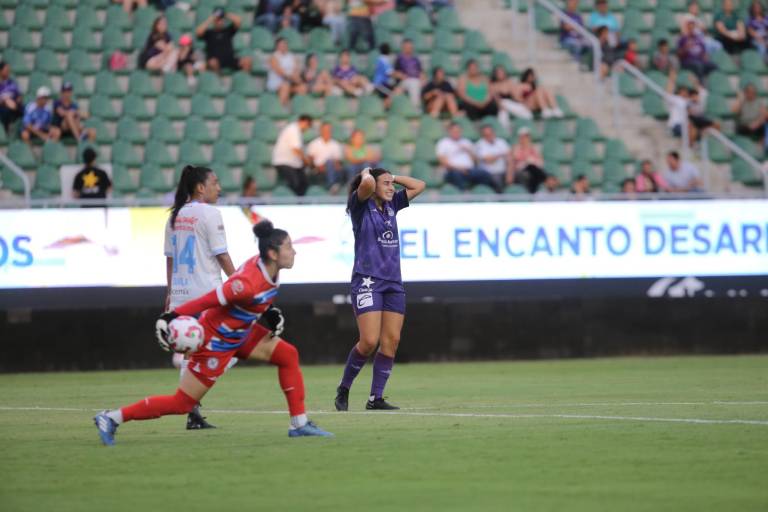 Cañoneras son goleadas por La Máquina en su debut en El Encanto