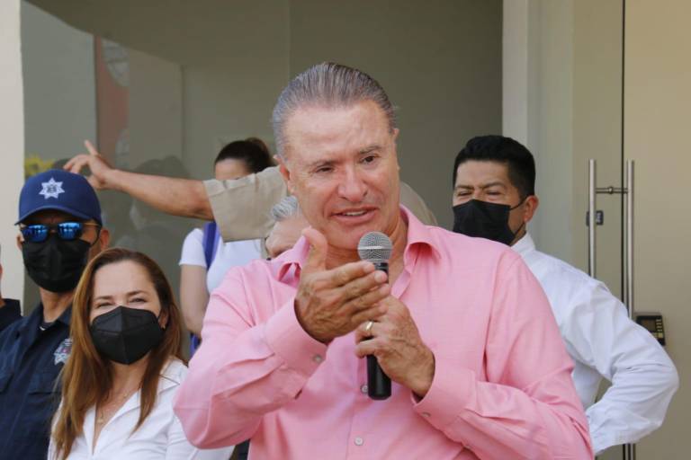 Quirino descarta segundo confinamiento; solicita más vacunas ante el repunte de casos